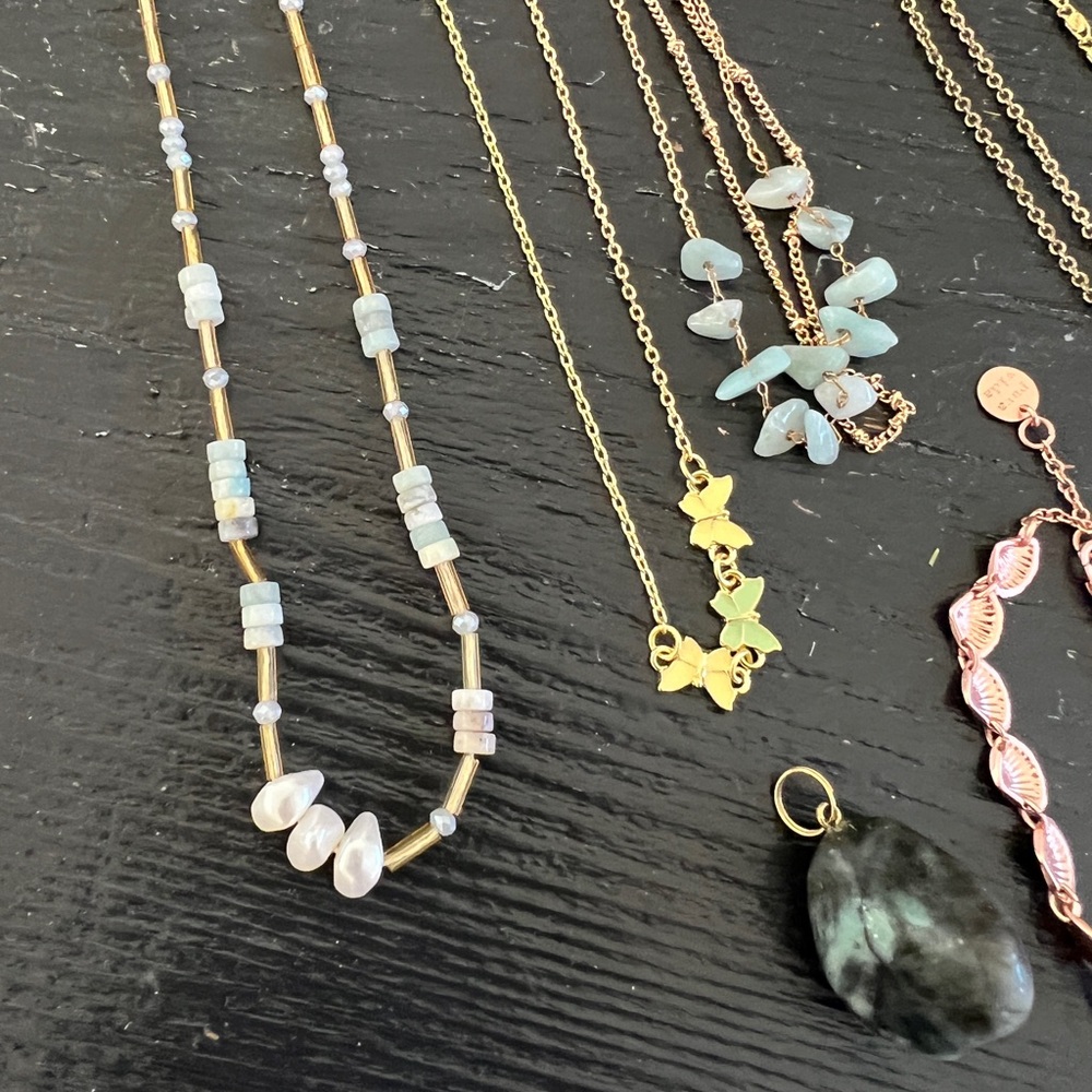 *Stones, Metal, & Beads 14 Pc. Miscellaneous Charm, Bracelet & Necklace Lot - Picture 5 of 16